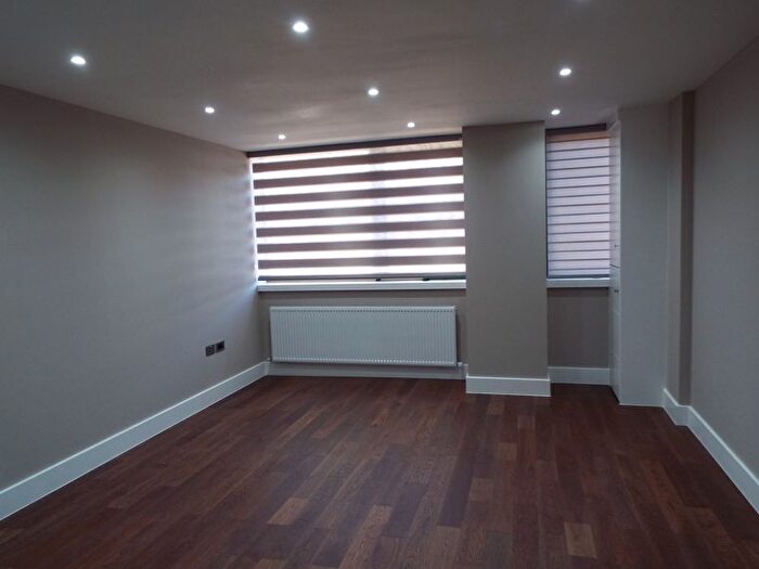 1 Bedroom Flat To Rent In Mulberry Business, Fishponds Road, Wokingham, RG41
