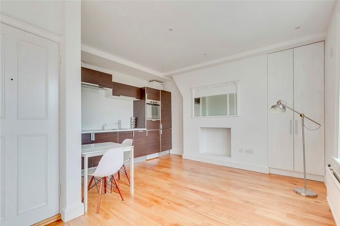 1 Bedroom Flat To Rent In Cambridge Gardens, London, W10