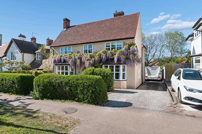 3 Bedroom Detached House For Sale In Hillshott, Letchworth Garden City, SG6