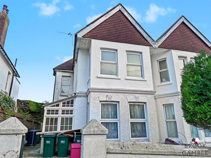 Studio For Sale In Hurst Road, Eastbourne, BN21