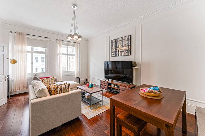 2 Bedroom Flat To Rent In Queens Gate Terrace, South Kensington, London, SW7