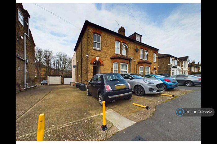 1 Bedroom Flat To Rent In Eastern Road, Romford, RM1