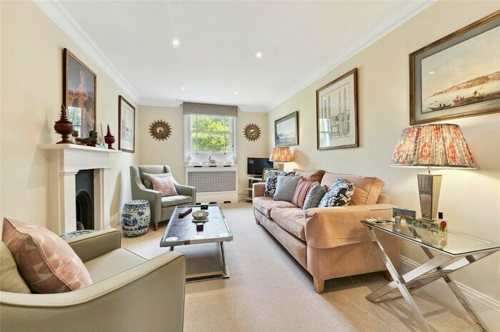2 Bedroom Flat To Rent In St. George's Square, Pimlico, London, SW1V