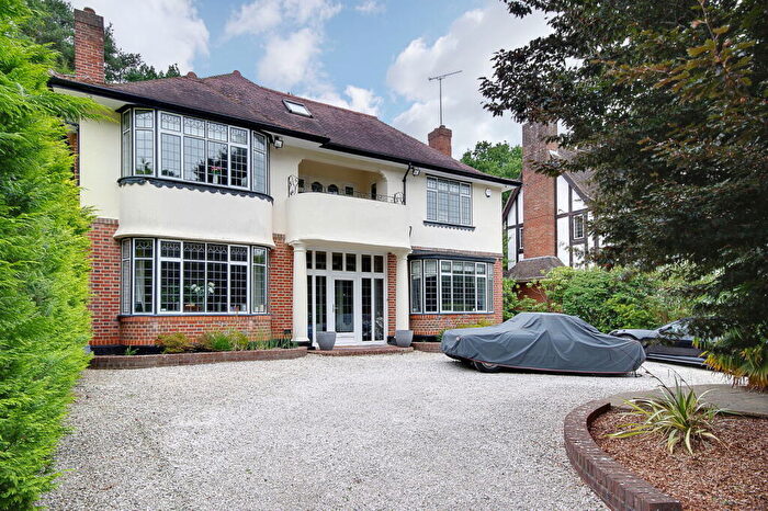 4 Bedroom Detached House For Sale In Queens Park Avenue, Bournemouth, BH8