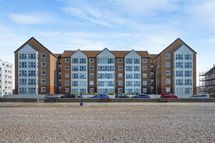 1 Bedroom Retirement Property For Sale In Stratheden Court, Esplanade, Seaford, BN25
