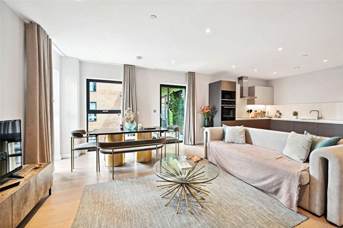 2 Bedroom Flat For Sale In Ufford Street, London, SE1