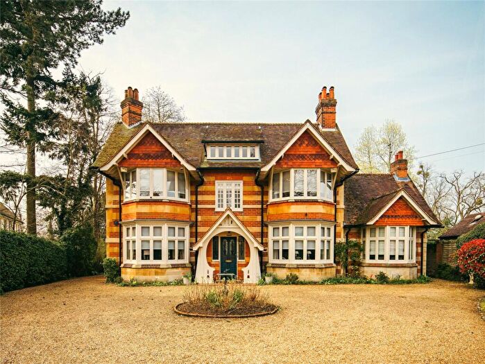 5 Bedroom Detached House For Sale In South Drive, Wokingham, Berkshire, RG40