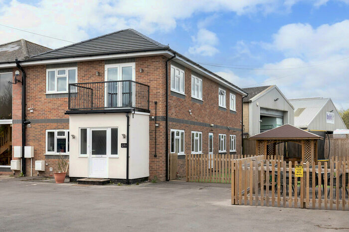 4 Bedroom Semi-Detached House To Rent In Hempsted Lane, Gloucester, GL2