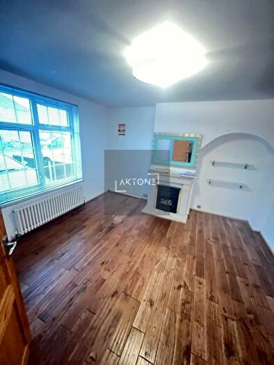 2 Bedroom Terraced House To Rent In Ilchester Road, Dagenham, Essex, RM8