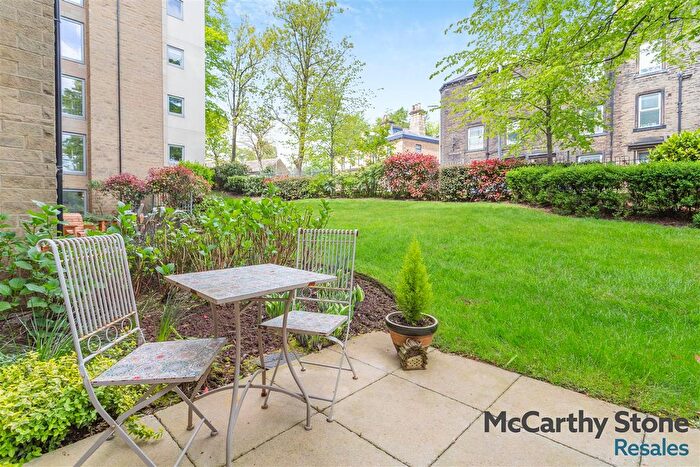 1 Bedroom Flat For Sale In Trinity Court, Oxford Road, Halifax, HX1