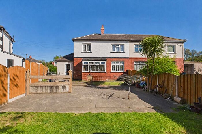 3 Bedroom Semi-Detached House For Sale In Broadway, Leeds, West Yorkshire, LS15