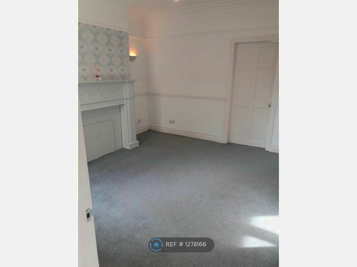 1 Bedroom Flat To Rent In Crag Mount, Pontefract WF8