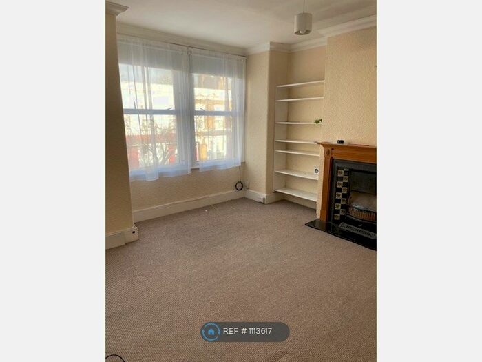 2 Bedroom Flat To Rent In Foyle Road, London, N17