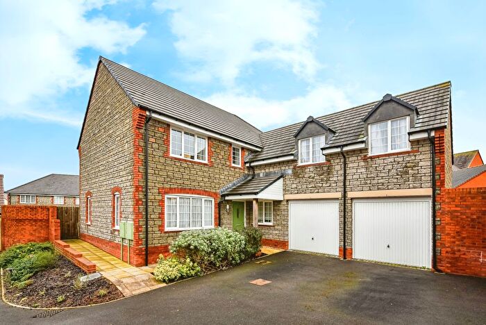 4 Bedroom Detached House For Sale In Lake Close, Wells, Somerset, BA5