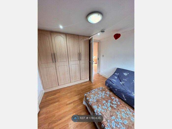 1 Bedroom Flat To Rent In Hounslow, Hounslow, TW4