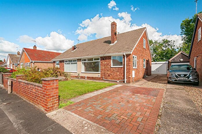 2 Bedroom Semi-Detached Bungalow For Sale In Laburnum Walk, Gilberdyke, HU15