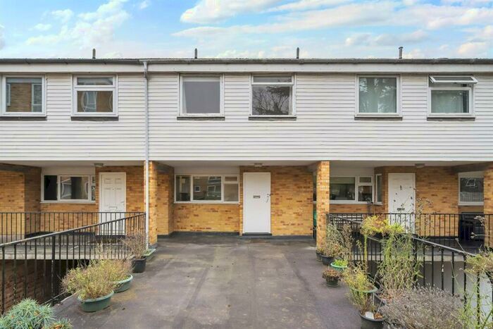 2 Bedroom Apartment To Rent In Maria Court, Southcote Road, Reading, RG30