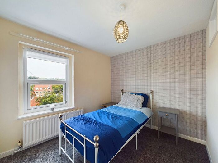 2 Bedroom Cottage For Sale In Hope Terrace, Whitby, YO21