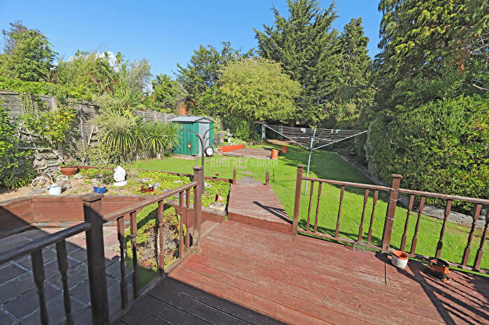 4 Bedroom Detached House For Sale In Stoneyfields Gardens, Edgware, HA8