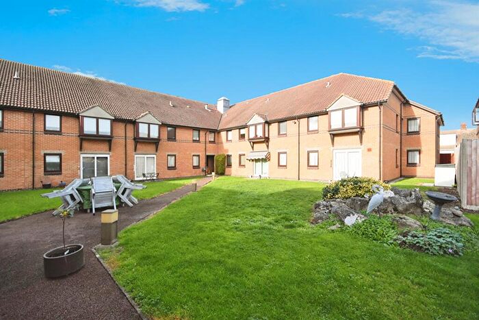 2 Bedroom Retirement Property For Sale In Portland Close, Romford, RM6