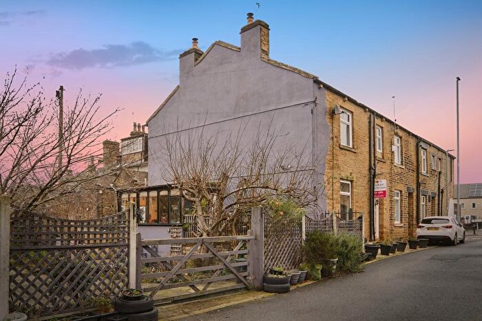 3 Bedroom End Of Terrace House For Sale In Providence Place, Stanningley, Pudsey, LS28