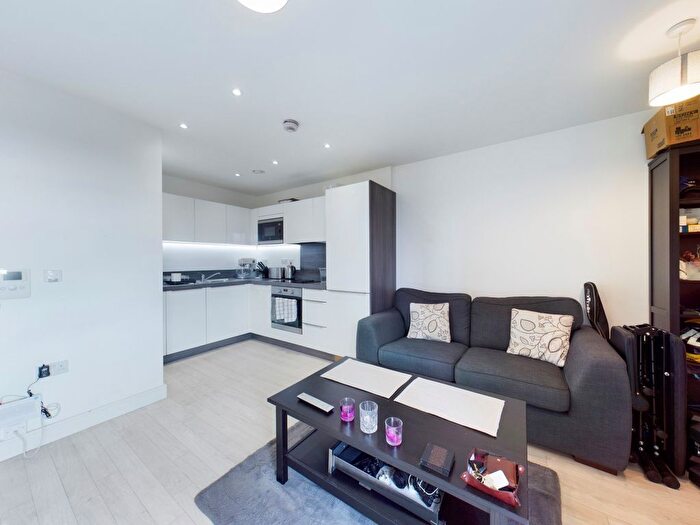 1 Bedroom Flat To Rent In Copenhagen Court, Yeoman Street, SE8