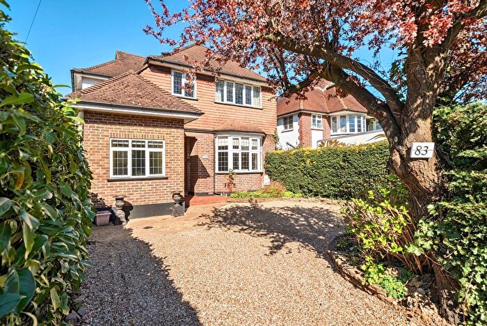 4 Bedroom Detached House For Sale In Oriental Road, Woking, GU22