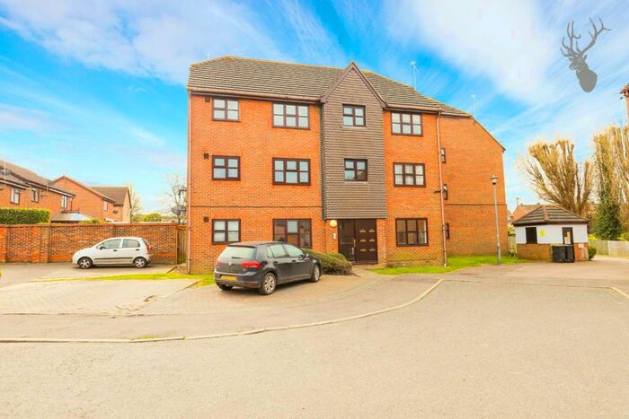 2 Bedroom Apartment To Rent In Orchid Close, Abridge, Romford, RM4