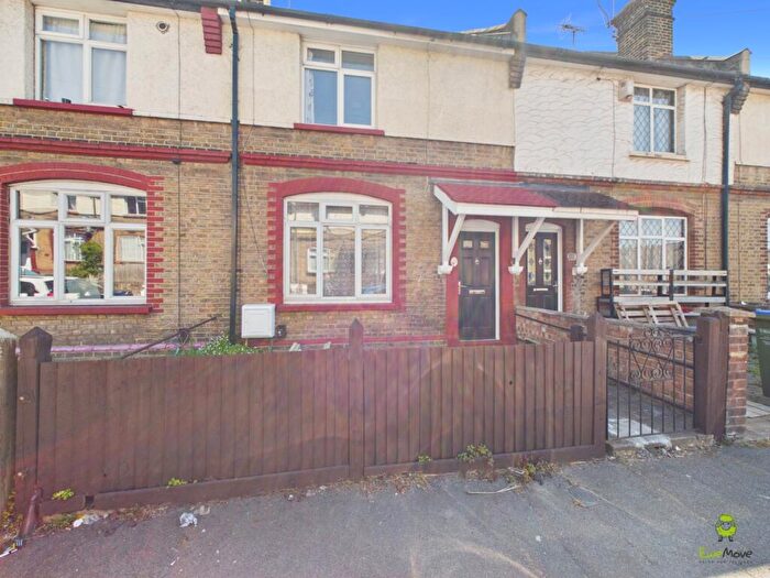 3 Bedroom Terraced House For Sale In Moat Lane, Erith, Kent, DA8