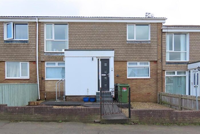 2 Bedroom Flat For Sale In Lyndhurst Road, North Seaton, Ashington, NE63