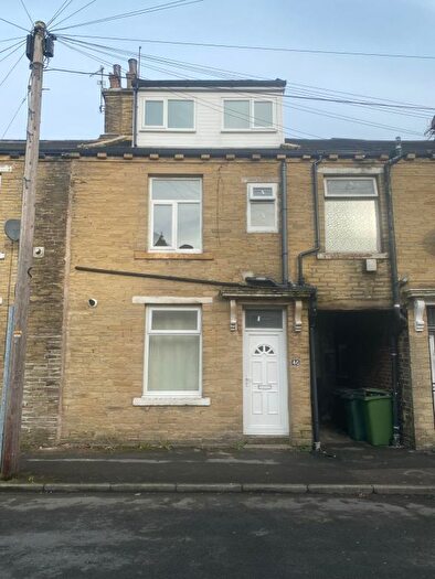 3 Bedroom Terraced House To Rent In Watmough Street, Bradford, BD7