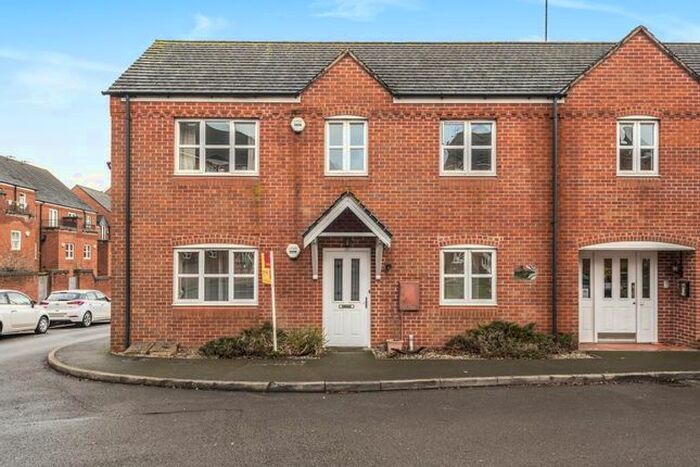 1 Bedroom Flat To Rent In Clarkes Court, Banbury OX16