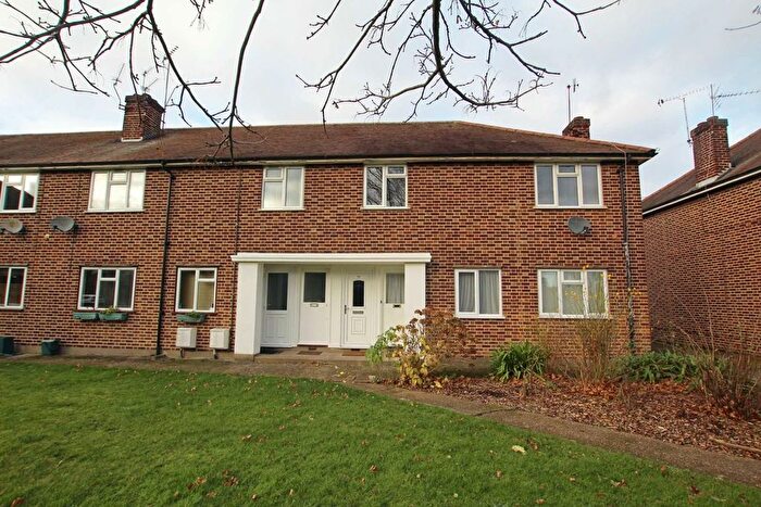 2 Bedroom Flat To Rent In Talma Gardens, Twickenham, TW2