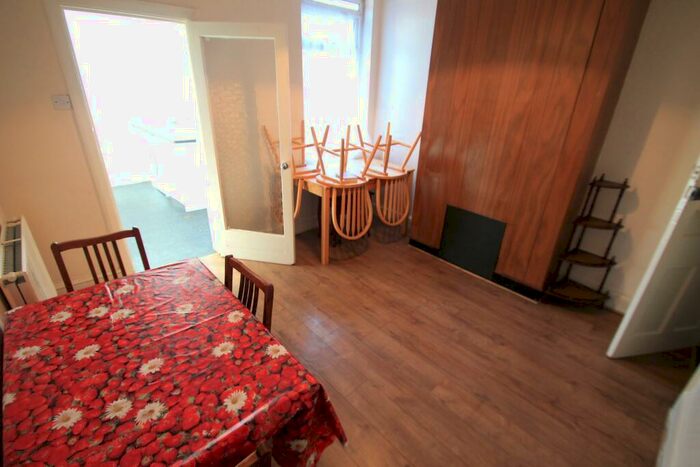 2 Bedroom House To Rent In Clifton Road, Luton, LU1