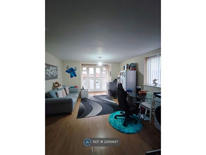 2 Bedroom Flat To Rent In Anglian Way, Coventry, CV3