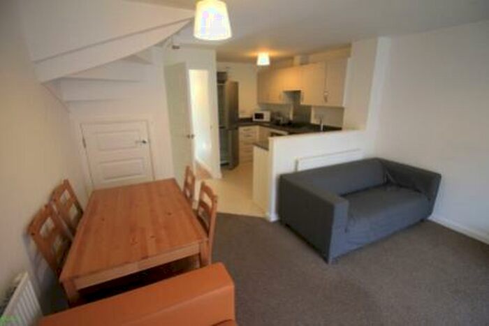 4 Bedroom Semi Detached House To Rent In The Moorings, Canal Basin, Coventry, CV1