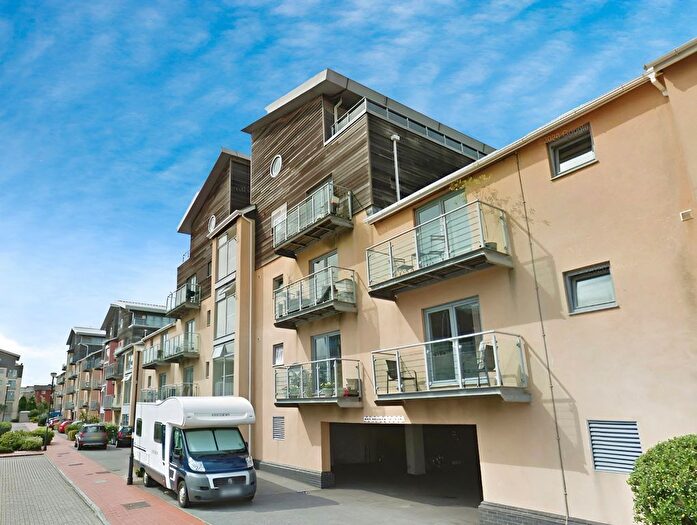 2 Bedroom Flat To Rent In Cei Dafydd, Barry, CF63