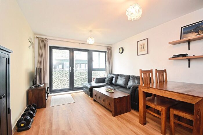 2 Bedroom Flat For Sale In Rollason Way, Brentwood, CM14