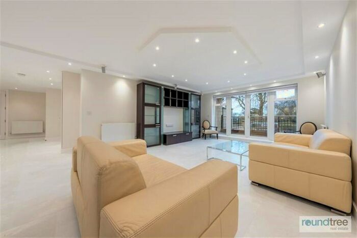 3 Bedroom Flat To Rent In Stanview Court, Queens Road, Hendon, NW4