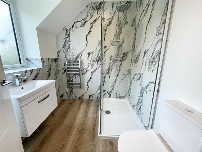 4 Bedroom Detached House For Sale In North Leigh Lane, Wimborne, BH21