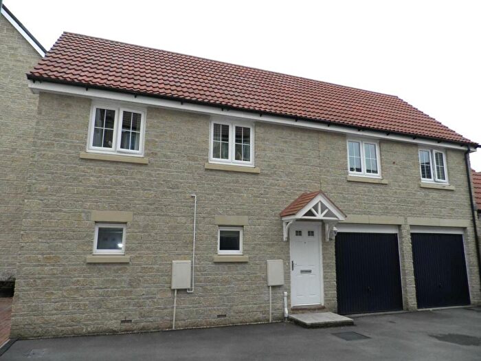 2 Bedroom Coach House To Rent In Hillside Drive, Frome, Somerset, BA11