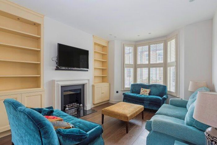 3 Bedroom Property To Rent In Burnaby Street, London, SW10