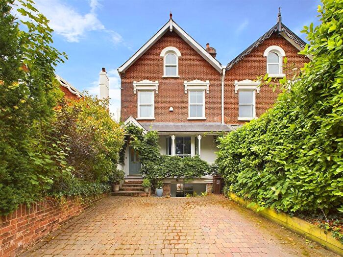 5 Bedroom Semi-Detached House For Sale In Polsloe Road, Exeter, EX1