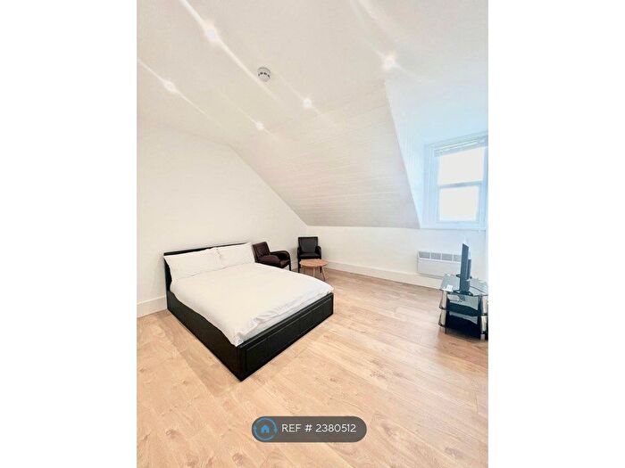 Studio To Rent In Church Road, Hove, BN3
