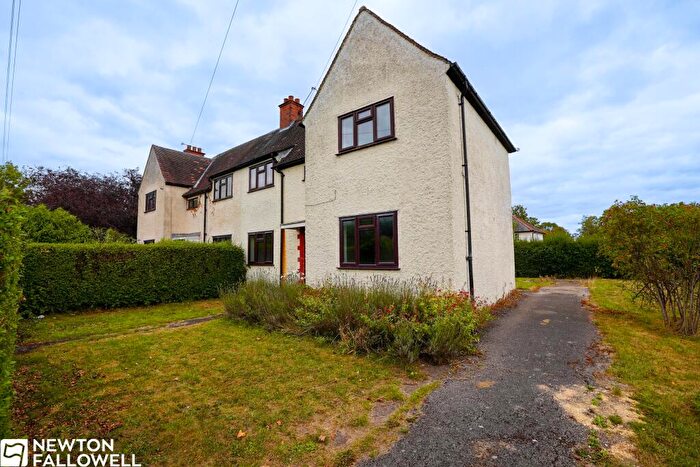 3 Bedroom Semi-Detached House For Sale In Burden Crescent, Retford, DN22