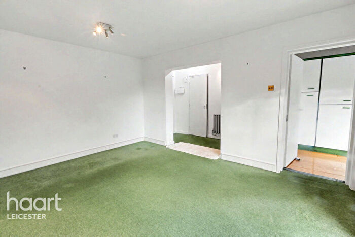 1 Bedroom Flat For Sale In Hawthorne Drive, Leicester, LE5