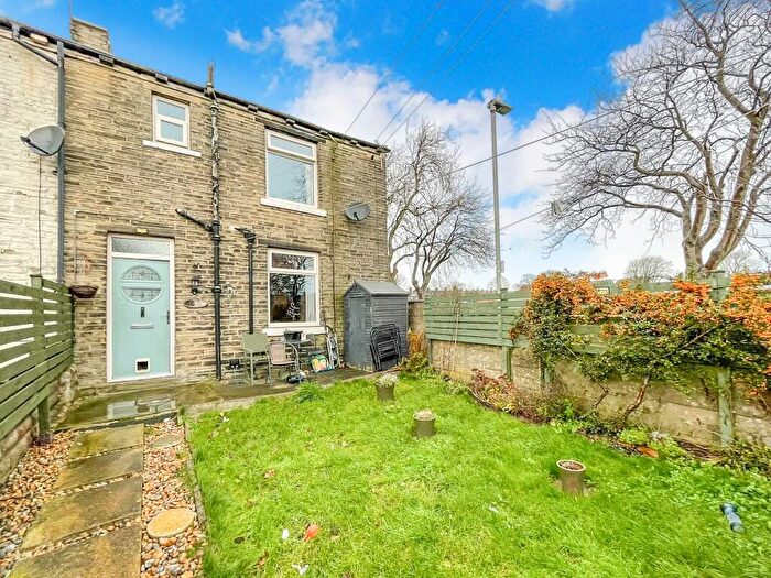 2 Bedroom End Of Terrace House For Sale In Worthing Head Road, Wyke, Bradford, West Yorkshire, BD12