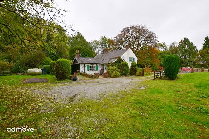 2 Bedroom Semi Detached House For Sale In Thorley Lane, Ringway, WA15