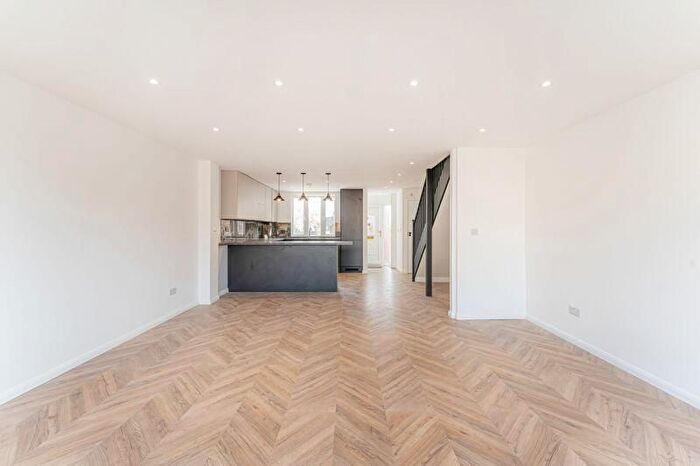 3 Bedroom Property To Rent In White Hart Lane, London, N22