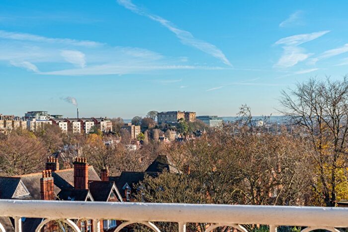 2 Bedroom Flat For Sale In Tunnel Road, The Park, NG7